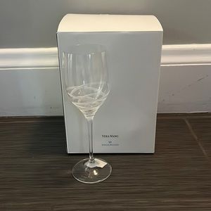 4 Vera Wang Wedgwood Blanc Sur Blanc Wine Goblets